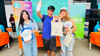 Futuros estudiantes conociendo más sobre Usach Sostenible y participando de las actividades propuestas