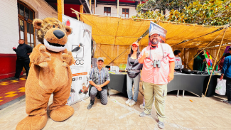 Equipo expositor participante junto a Usachín 